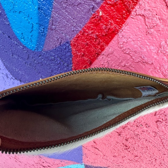 Canoe, western leather cowhide clutch - Picture 8 of 9